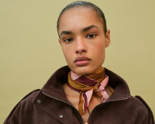 How to wear a scarf this season